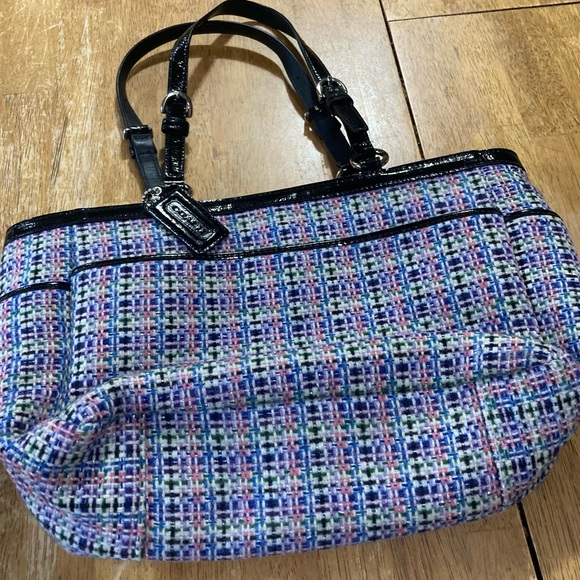 Coach handbag 9.5 tall 15.5 wide - Picture 3 of 9